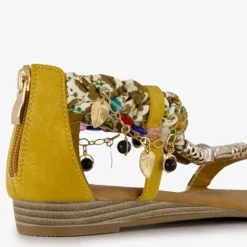 Supercracks Dames sandalen met kettinkjes geel New